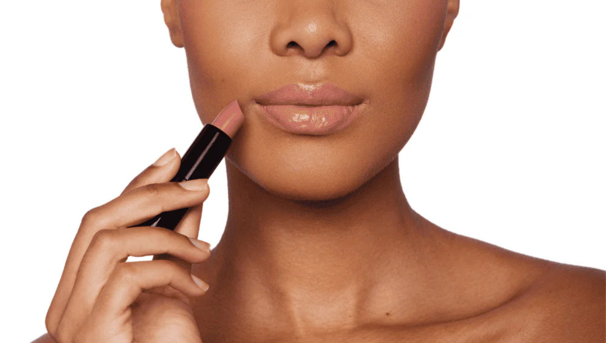 The Best Lip Liner and Lipstick Combo for Your New Year’s Kiss